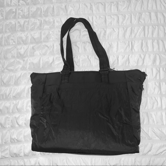 Nike One Luxe Women’s Training Bag (32L) - Picture 11 of 16